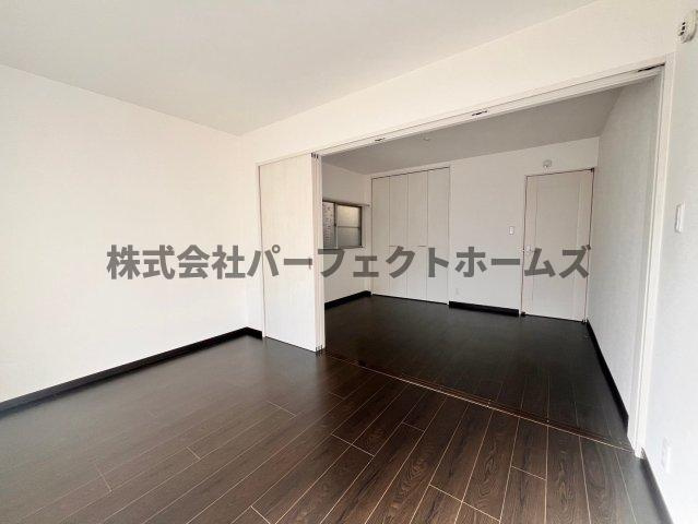 桜丘町戸建 賃貸の居間・リビング|使いやすいリビングです