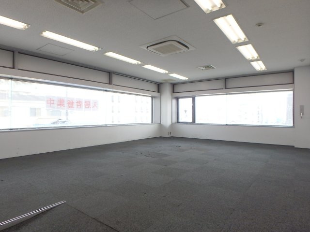 倉敷川西町RGB　オフィスビルの内装