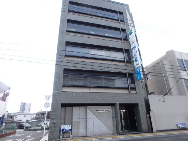 倉敷川西町RGB　オフィスビルの外観