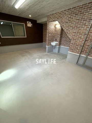 ガレージハウス　D-BASEの駐車場