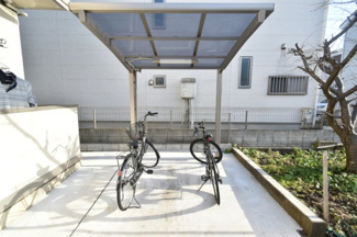 【その他共用部分】 | 屋根付き駐輪場