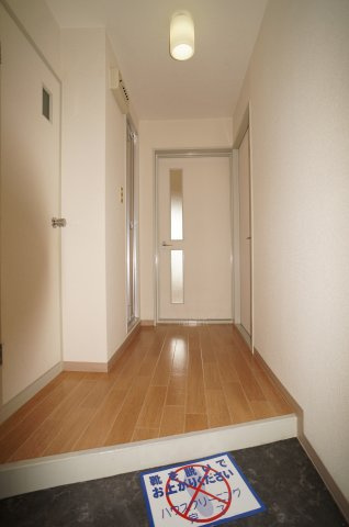 福山ハイツの玄関