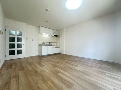 【居間・リビング】 | メゾンヴィラージュ | 写真は同マンション別部屋