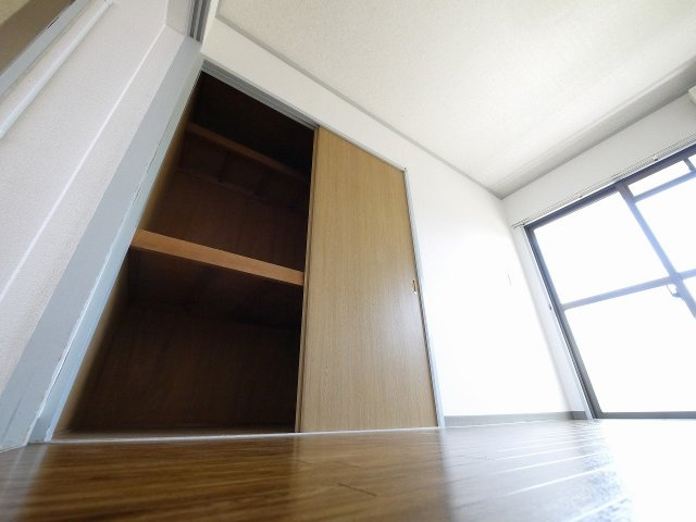 エミエール西大寺の収納|便利な収納スペースです