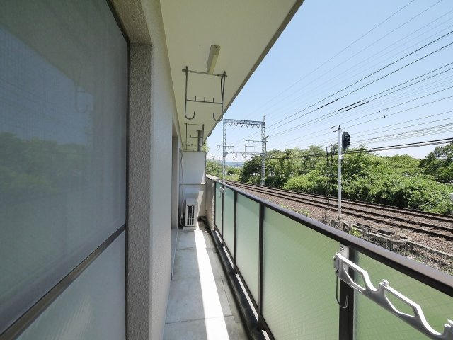 エミエール西大寺のバルコニー|落ち着いた時間を過ごせるバルコニーです