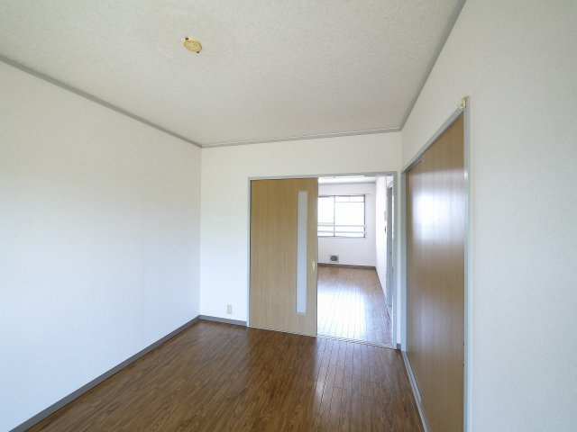 エミエール西大寺の洋室|個人の部屋や寝室として使える洋室です