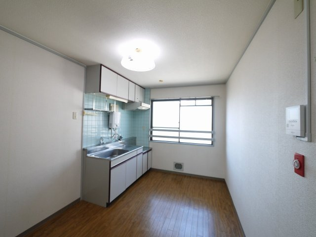 エミエール西大寺の居間・リビング|居間です