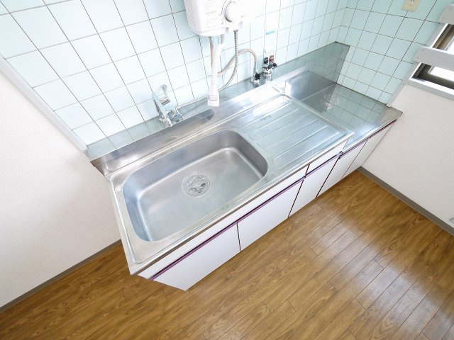 エミエール西大寺のキッチン|お料理しやすいキッチンです