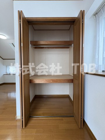 【収納】 | 上北沢三丁目一戸建-定期借家2年- | 2F　洋室10.1帖　収納②※クリーニング完了前※