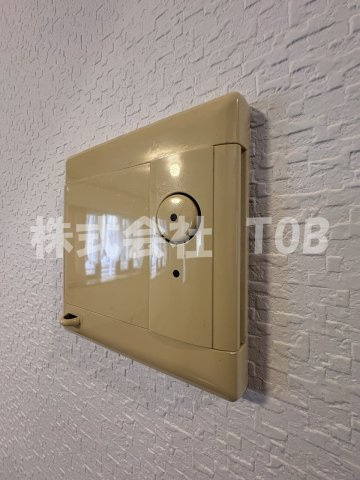 【設備】 | 上北沢三丁目一戸建-定期借家2年- | 1F　LD7.1帖　　床暖房リモコン※クリーニング完了前※