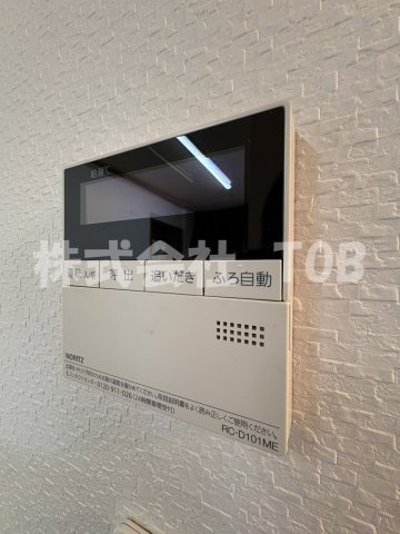 【設備】 | 上北沢三丁目一戸建-定期借家2年- | 1F　給湯リモコン※クリーニング完了前※