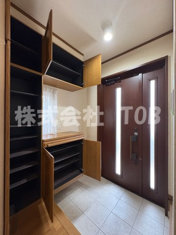【収納】 | 上北沢三丁目一戸建-定期借家2年- | 1F　シューズBOX※クリーニング完了前※
