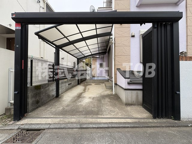 【駐車場】 | 上北沢三丁目一戸建-定期借家2年-
