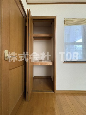 【収納】 | 上北沢三丁目一戸建-定期借家2年- | 2F　洋室8.2帖　収納②