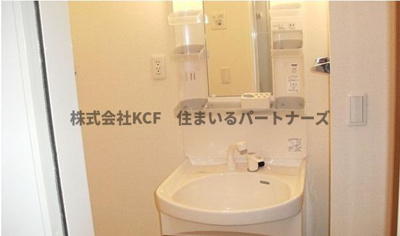 【洗面所】 | ハートフルハイツ | 忙しい朝には欠かせない洗面所です
