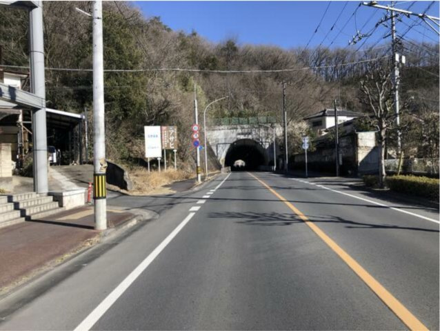 【前面道路含む現地写真】の画像