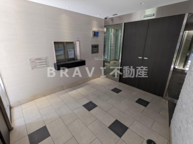 エスリード谷町四丁目 BRAVI不動産のエントランス