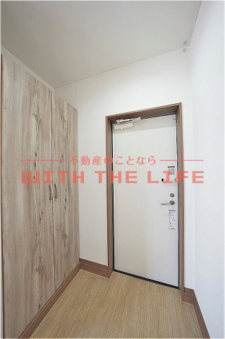 リーベルコート【10，000円キャッシュバック対象物件】の玄関|明るい玄関です