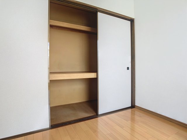 メゾンロイヤルＡの収納