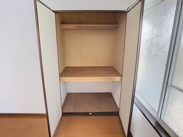 メゾンロイヤルＡの収納