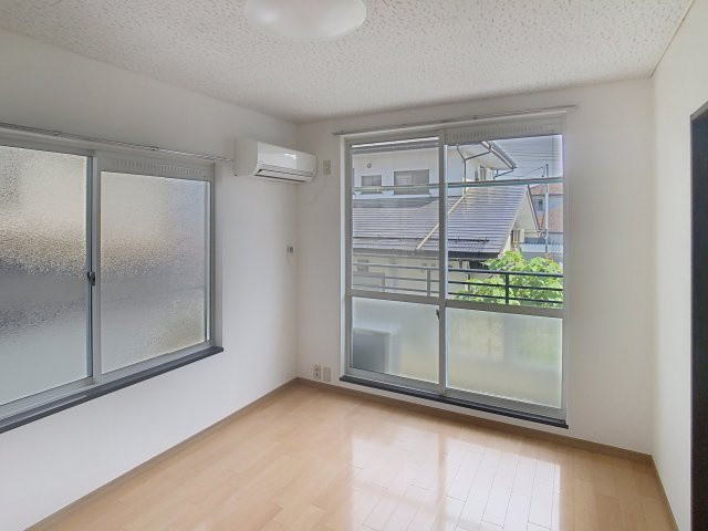 メゾンロイヤルＡの居間・リビング