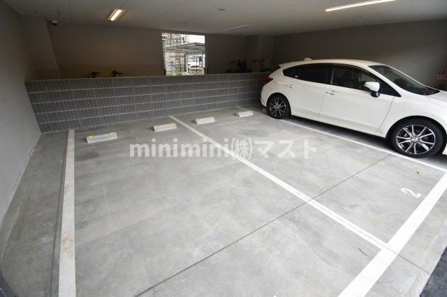 グランカリテ北梅田の駐車場