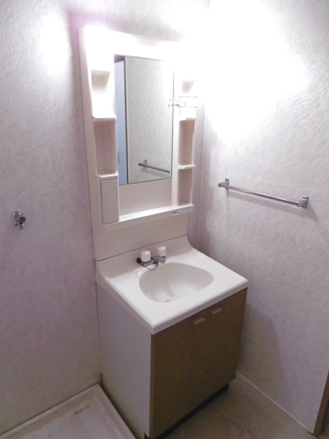 エクセル東櫛原【10,000円キャッシュバック対象物件】の独立洗面台|朝の身支度には欠かせない独立洗面化粧台