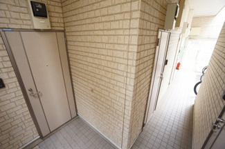 【エントランス】 | １階廊下部分
