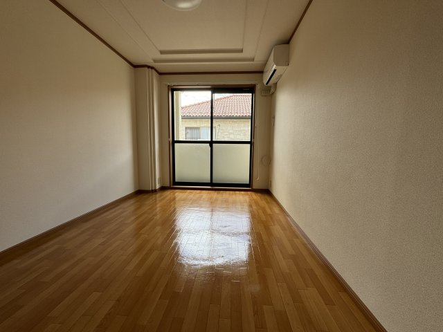 サンヒルズの寝室|洋室5.8帖
