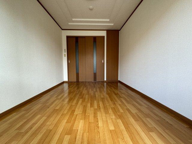 サンヒルズの洋室|洋室5.8帖