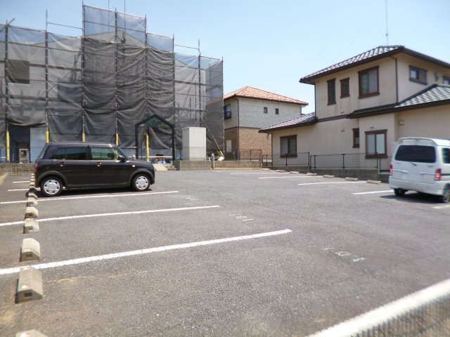サンヒルズの駐車場