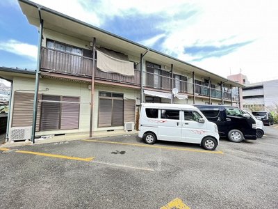 【駐車場】 | 緑台ビレッジⅡ | いつでも目の届く敷地内に駐車場があります♪荷物がかさばりがちなお買物にも、敷地内駐車場があると便利ですよね☆