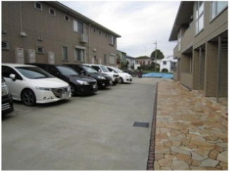 【駐車場】 | いつでも目の届く敷地内に駐車場があります♪お車をお持ちのファミリーさんにオススメです☆