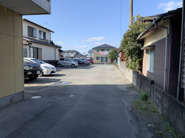【駐車場】