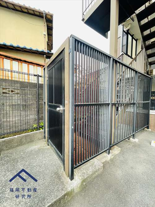 コアマンション春日のその他共用部分|駐車場からそのまま２階のお部屋へお上がり頂けます◎