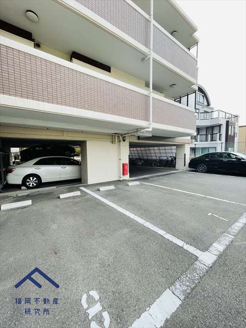 コアマンション春日の駐車場|敷地内駐車場確保◎(機械式駐車場、月額7000円、全長4700ｍｍ以下、重量1600kg以下、全高1500mm以下)