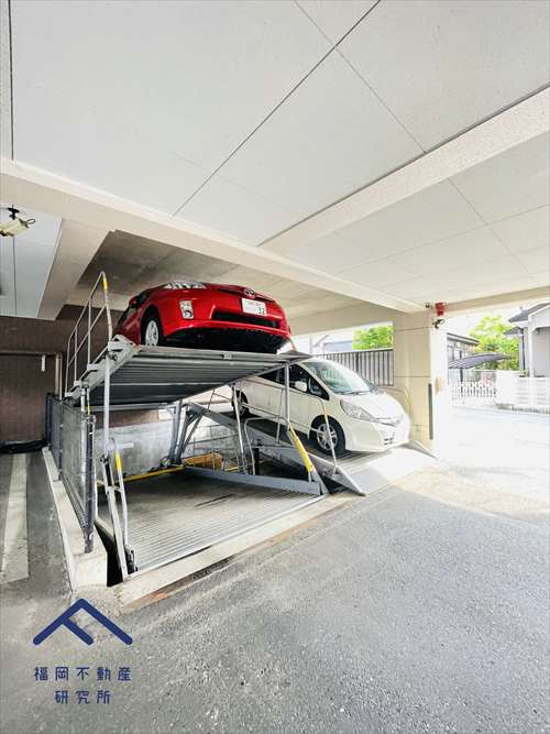 コアマンション春日の駐車場