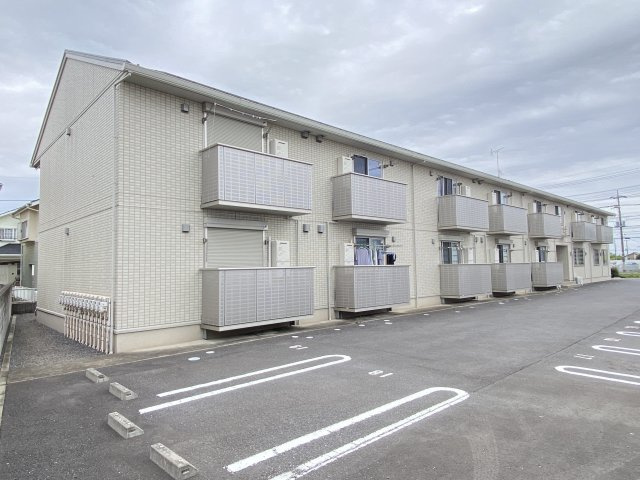 アゼリアの駐車場