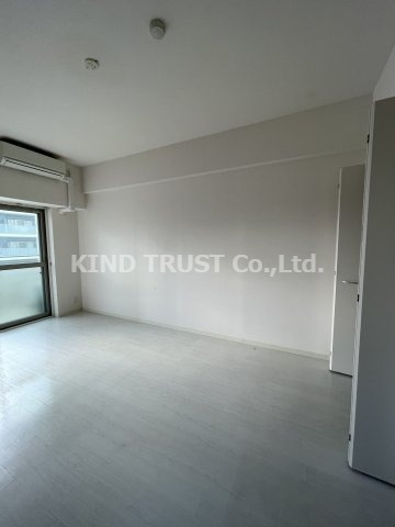 サンマルベリー扇町の居間・リビング|こちらのリビングで趣味の時間をお楽しみください