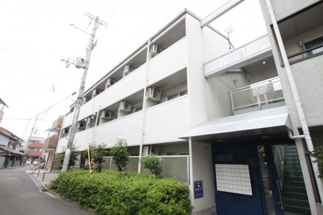 INOVE小阪の外観