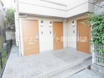 【エントランス】 | シャンブルピエーリオ