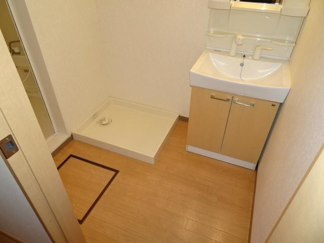 ハピネスの独立洗面台|洗濯機置場