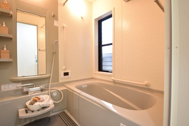 【浴室】 | 井の頭公園も徒歩圏！～大和ハウス施工のリフォーム住宅～ | 一階リビング、水廻りも集約のリフォーム済４LDK＋P！南側には広々としたお庭、主寝室にはウォークインクローゼットと魅力が詰まった一戸建てです♪♪