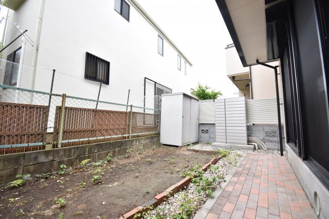 【庭】 | 井の頭公園も徒歩圏！～大和ハウス施工のリフォーム住宅～ | 一階リビング、水廻りも集約のリフォーム済４LDK＋P！南側には広々としたお庭、主寝室にはウォークインクローゼットと魅力が詰まった一戸建てです♪♪