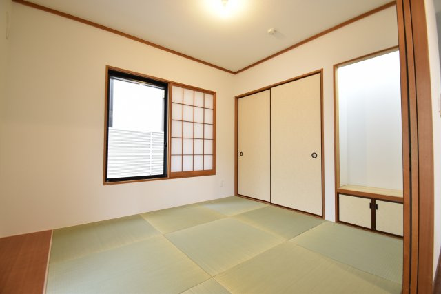 【和室】 | 井の頭公園も徒歩圏！～大和ハウス施工のリフォーム住宅～ | 一階リビング、水廻りも集約のリフォーム済４LDK＋P！南側には広々としたお庭、主寝室にはウォークインクローゼットと魅力が詰まった一戸建てです♪♪