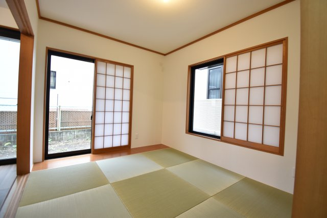 【和室】 | 井の頭公園も徒歩圏！～大和ハウス施工のリフォーム住宅～ | 一階リビング、水廻りも集約のリフォーム済４LDK＋P！南側には広々としたお庭、主寝室にはウォークインクローゼットと魅力が詰まった一戸建てです♪♪