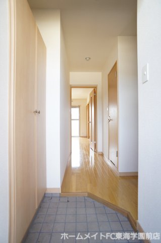 グランディール小山Ⅰの玄関