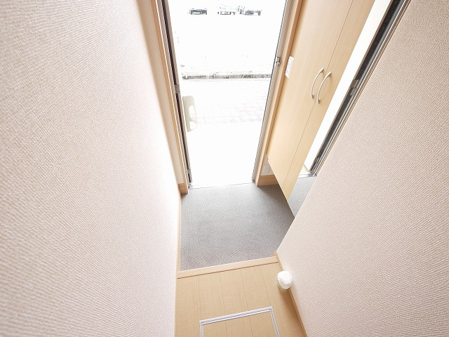 メゾンラフィーネ（外山）の玄関