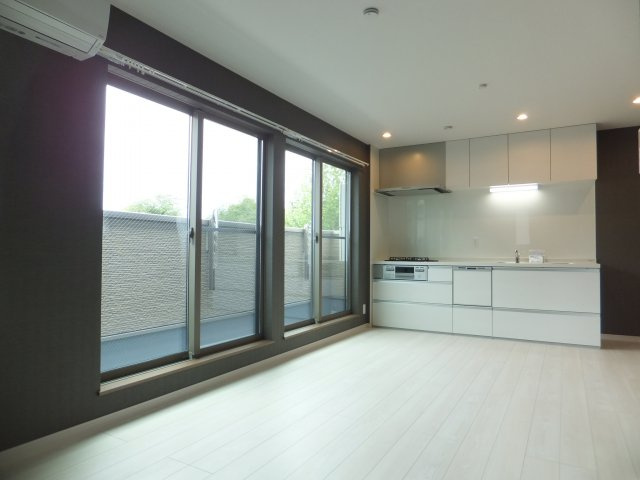 ラブレアコートの居間・リビング