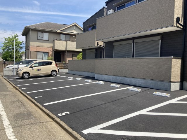 ラブレアコートの駐車場